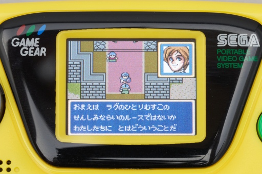 画像ギャラリー No.032のサムネイル画像 / 「ゲームギアミクロ」実機レポート。これはただのファンアイテムではなく，普通にガシガシ遊べるモバイルゲーム機だ