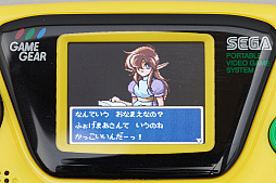 画像ギャラリー No.033のサムネイル画像 / 「ゲームギアミクロ」実機レポート。これはただのファンアイテムではなく,普通にガシガシ遊べるモバイルゲーム機だ