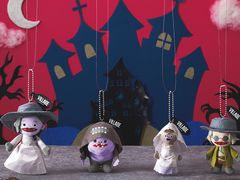 USJ，「バイオハザード ヴィレッジ」の人形劇“バイオ村であそぼ♪”に登場する四貴族のマスコットキーチェーンを発売