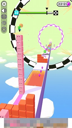 画像ギャラリー No.009のサムネイル画像 / 積み重ねたキューブに乗ってゴールを目指そう。アクションゲーム「キューブ・サーファー」を紹介する「（ほぼ）日刊スマホゲーム通信」第2322回