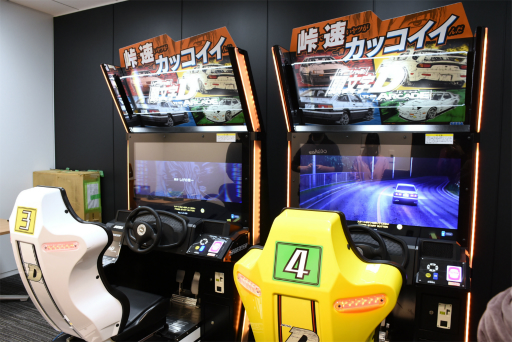 画像ギャラリー No.001のサムネイル画像 / 本日稼働の「頭文字D THE ARCADE」試遊レポート＆プロデューサーインタビュー。シリーズ初の4人対戦による熱いバトルが展開
