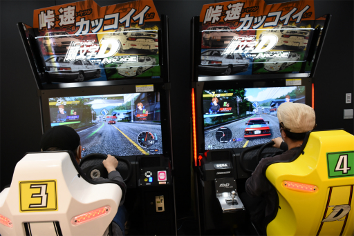 画像ギャラリー No.004のサムネイル画像 / 本日稼働の「頭文字D THE ARCADE」試遊レポート＆プロデューサーインタビュー。シリーズ初の4人対戦による熱いバトルが展開