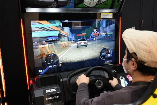 画像ギャラリー No.006のサムネイル画像 / 本日稼働の「頭文字D THE ARCADE」試遊レポート＆プロデューサーインタビュー。シリーズ初の4人対戦による熱いバトルが展開