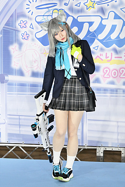 画像ギャラリー No.002のサムネイル画像 / 「ブルーアーカイブ」3周年記念イベント開催,幕張メッセに先生たちが集結! 会場には巨大なペロロの姿も