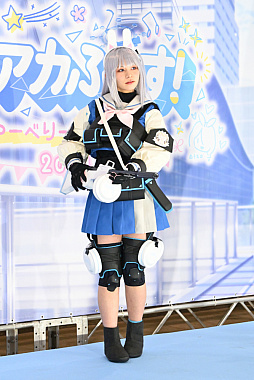 画像ギャラリー No.023のサムネイル画像 / 「ブルーアーカイブ」3周年記念イベント開催,幕張メッセに先生たちが集結! 会場には巨大なペロロの姿も