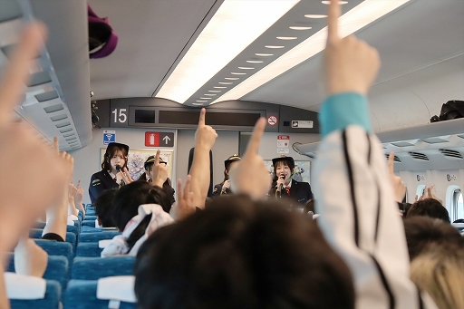 画像ギャラリー No.012のサムネイル画像 / 「ブルアカ新幹線」に乗車してきた。「ブルーアーカイブ」声優陣のトークと共に楽しむ，東京〜名古屋の旅