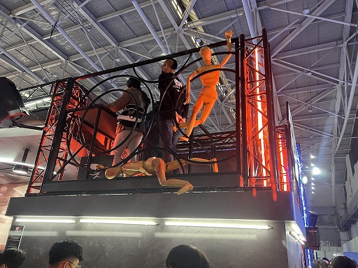 画像ギャラリー No.005のサムネイル画像 / ［台北2023］「Atomic Heart」のブースをレポート。“レトロな未来”な世界観が魅力の本作らしい，個性的で少し怪しげな空間でゲームを楽しめる