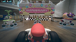 画像ギャラリー No.010のサムネイル画像 / マリオカートの操作でリアルのカートが走る。Switch「マリオカート ライブ ホームサーキット」の紹介映像とテレビCM映像が公開