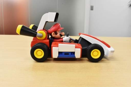 画像ギャラリー No.014のサムネイル画像 / 「マリオカート ライブ ホームサーキット」が編集部にやってきた。思っていたより狭い場所でも遊べる“新たな形のマリオカート”を紹介