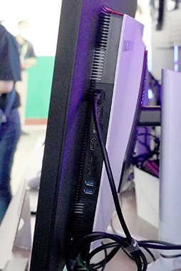 画像ギャラリー No.004のサムネイル画像 / 机置きにちょうどいい38型4K液晶や,32型8KMini LED液晶,32型量子ドット有機ELなど,これから来る注目のディスプレイを総ざらえ