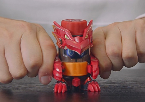 画像ギャラリー No.013のサムネイル画像 / 「ビーダマン」の系譜を継ぐ玩具「キャップ革命 ボトルマン」をタカラトミーが発表。Nintendo Switchと連動した遊び方も