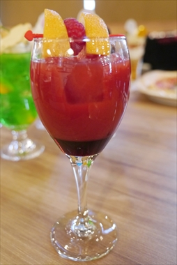 画像ギャラリー No.025のサムネイル画像 / カプコンカフェ「デビル メイ クライ」シリーズ20周年記念コラボ試食レポート。歴代キャラクターたちがデフォルメされてグッズに！