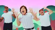 画像ギャラリー No.007のサムネイル画像 / “たいそうのおにいさん”こと佐藤弘道さんが「ゴッド・オブ・ウォー ラグナロク」を歌とダンスで紹介する，最新映像が公開に