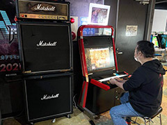 “Marshall3段積み”の「デススマイルズI・II」爆音体験会が高田馬場ミカドにて開催中。ゴ魔乙キャラも使える