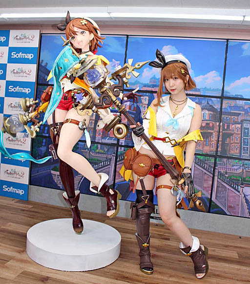 画像ギャラリー No.001のサムネイル画像 / 「等身大ライザフィギュア(ライザ2ver)お披露目会」レポート。ライザのアトリエ 2公式コスプレイヤーの伊織もえさんもフィギュアと一緒に登場