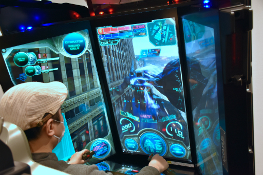 画像ギャラリー No.014のサムネイル画像 / 「機動戦士ガンダム 戦場の絆II」試遊レポート＆プロデューサーインタビュー。開放型の新筐体で，MSによる迫力のバトルが展開