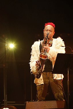 画像ギャラリー No.006のサムネイル画像 / 「バディミッション BOND METEOLIVE」昼の部レポート。音楽とともに作品を振り返る本イベントのアーカイブは3月6日まで