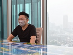 「ミナシゴノシゴト」原作者の岡田伸一氏にインタビュー。謎多き世界観や物語，今後の展望について聞いた