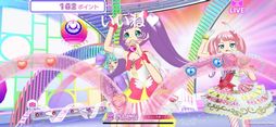 画像ギャラリー No.014のサムネイル画像 / ソーシャル機能を強化した「アイドルランドプリパラ」を紹介。みんなと一緒にスマホでレッツ,プリパラ!