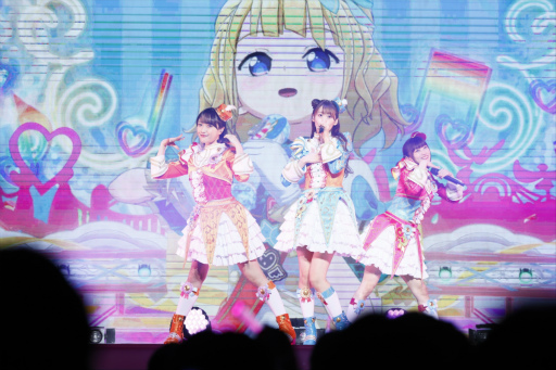 画像ギャラリー No.001のサムネイル画像 / 歌と一緒に“パキ”り続けた10年のメモリアルを振り返り! 「プリパラ」シリーズのライブイベント「プリパラフレンドシップメモリー」をレポート