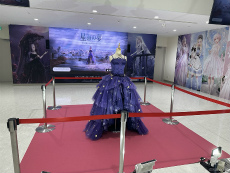 画像ギャラリー No.008のサムネイル画像 / 「シャイニングニキ」の衣装展示会がアニメイト池袋本店で開催中。クリアファイルの配布やTwitterシェアキャンペーンも実施
