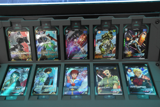 画像ギャラリー No.007のサムネイル画像 / アーケードカードゲーム「機動戦士ガンダム アーセナルベース」独占先行レポート。MSとパイロットのカードを組み合わせた,駆け引きが楽しめる