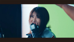 画像ギャラリー No.002のサムネイル画像 / 「FFVII THE FIRST SOLDIER」女優の浜辺美波さんが出演するテレビCMとメイキング映像が公開に