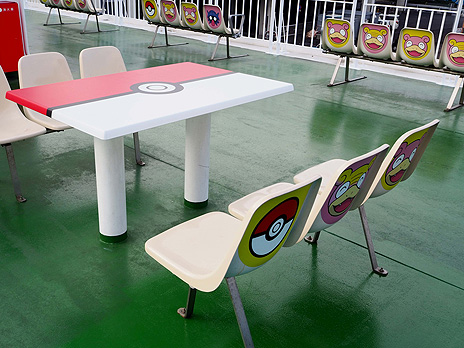 画像ギャラリー No.008のサムネイル画像 / ポケモン“ヤドン”ラッピングのフェリー,バス,宿が香川県に登場。“ヤドンパラダイス in 香川”特別企画