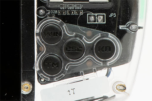 画像ギャラリー No.020のサムネイル画像 / Switch風小型ゲームPCの新星「AYA NEO」を試す。ゲームパッドの使い勝手は良好だが性能ではGPD WIN 3に及ばず