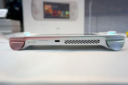 画像ギャラリー No.010のサムネイル画像 / 重さ約398gの小型ゲームPC「AYANEO AIR」の予約受付がスタート。128GBモデルで価格は10万7800円