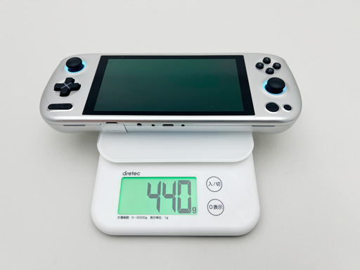 画像ギャラリー No.002のサムネイル画像 / 重量約440gの小型ゲームPC「AYANEO AIR Pro ADVANCE VERSION」をチェック。軽量ながら使いやすさは譲らず
