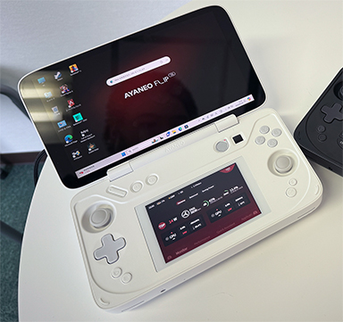 画像ギャラリー No.007のサムネイル画像 / Nintendo DS風の2画面モデルもある携帯型ゲームPC「AYANEO Flip」シリーズの国内予約がスタート