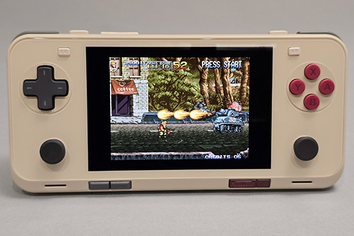 画像ギャラリー No.012のサムネイル画像 / 写真で見るAndroid携帯ゲーム機「AYANEO Pocket ACE」。質感の良いレトロゲーム向けのポケットサイズゲーム機だ