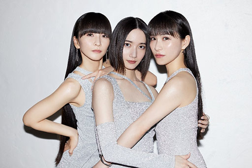 画像ギャラリー No.006のサムネイル画像 / 「レーシングマスター」とPerfumeがコラボ。ゲーム内に楽曲やポーズ,ステッカーが8月29日より登場