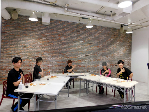 画像ギャラリー No.001のサムネイル画像 / 祝2周年「GOALOUS5」のお疲れ会潜入レポート！　ケーキ作りからゲーム勝負まで見どころ満載