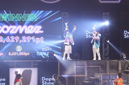 画像ギャラリー No.022のサムネイル画像 / 4チーム12人が集結した「パラライ」初のリアルライブイベント。熱いラップバトル＆新展開の発表にオーディエンスも歓喜