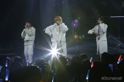 画像ギャラリー No.009のサムネイル画像 / “パラライ”初のツーマンライブ「Paradox Live 2MAN SHOW」1公演目「cozmez×1Nm8」レポート