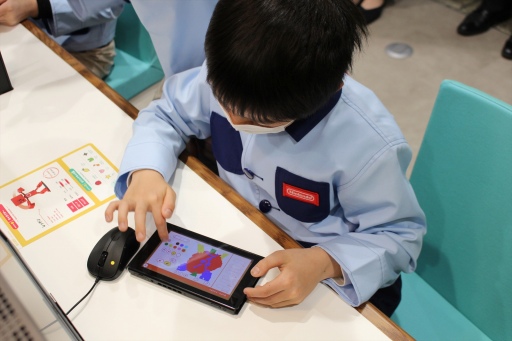 画像ギャラリー No.007のサムネイル画像 / キッザニアの“ゲーム会社”パビリオンにSwitch「はじめてゲームプログラミング」登場。ゲームクリエイターの職業体験をリニューアル