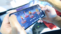 画像ギャラリー No.004のサムネイル画像 / 「デジモン」のスマホゲーム新作「数码宝贝:新世纪」が,ChinaJoyでプレイアブル出展。新たな世界観の中で,"選ばれし子供たち"に! 直撮りビデオ付きで紹介