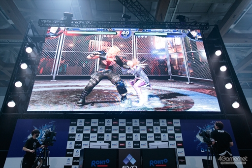 画像ギャラリー No.021のサムネイル画像 / 「Virtua Fighter esports」部門フォトレポート。現役最強プレイヤーと称されるとんちゃん選手が初代覇者に［EVO Japan 2023］