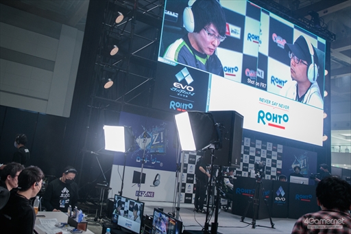 画像ギャラリー No.049のサムネイル画像 / 「Virtua Fighter esports」部門フォトレポート。現役最強プレイヤーと称されるとんちゃん選手が初代覇者に［EVO Japan 2023］