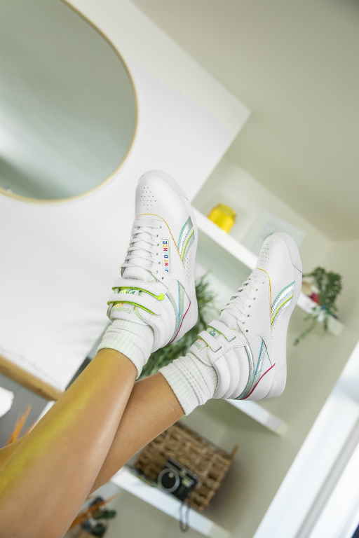 画像ギャラリー No.005のサムネイル画像 / 「ジャストダンス」とReebokのコラボシューズが3月29日より発売