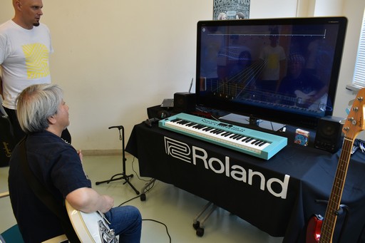 画像ギャラリー No.002のサムネイル画像 / 楽器教習ゲーム「Rocksmith+」をユービーアイソフトの大阪スタジオで体験。ギターに挫折した筆者が音楽の楽しさを再発見した
