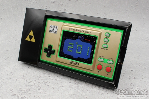 画像ギャラリー No.006のサムネイル画像 / 「ゲーム＆ウオッチ ゼルダの伝説」を“1989年のGame & Watch ZELDA”とともに遊ぶ。新世代G&Wは，時計としての使いやすさにも満足