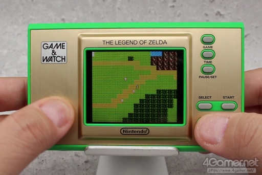 画像ギャラリー No.025のサムネイル画像 / 「ゲーム＆ウオッチ ゼルダの伝説」を“1989年のGame & Watch ZELDA”とともに遊ぶ。新世代G&Wは，時計としての使いやすさにも満足