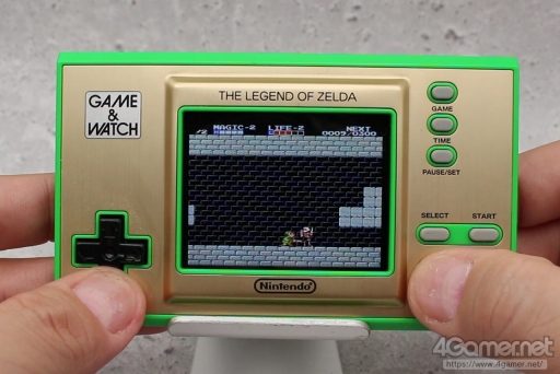 画像ギャラリー No.026のサムネイル画像 / 「ゲーム＆ウオッチ ゼルダの伝説」を“1989年のGame & Watch ZELDA”とともに遊ぶ。新世代G&Wは，時計としての使いやすさにも満足
