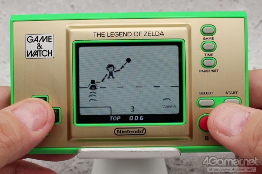 画像ギャラリー No.042のサムネイル画像 / 「ゲーム＆ウオッチ ゼルダの伝説」を“1989年のGame & Watch ZELDA”とともに遊ぶ。新世代G&Wは，時計としての使いやすさにも満足