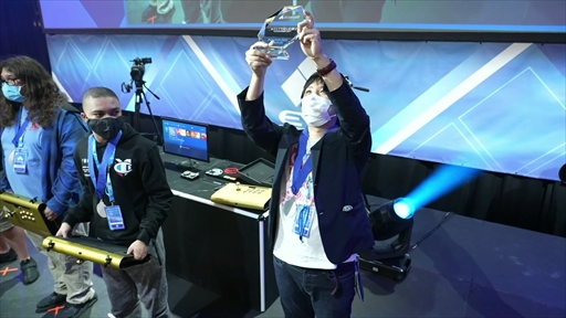 画像ギャラリー No.005のサムネイル画像 / ［EVO2022］「MELTY BLOOD: TYPE LUMINA」部門の優勝は日本のジン選手。サイドトーナメントと合わせ，EVO4冠を達成