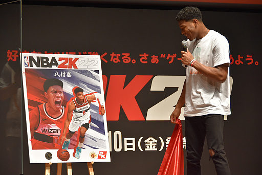 画像ギャラリー No.005のサムネイル画像 / 「NBA 2K22」，八村 塁選手が飾る日本限定パッケージカバーがお披露目された記者発表会レポート