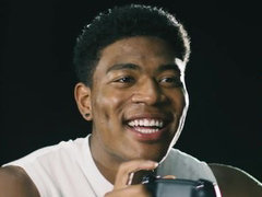 「NBA 2K22」，八村 塁選手が無邪気にゲームを楽しむテレビCMが公開。サイン入りTシャツなどが当たるTwitterキャンペーンも開催